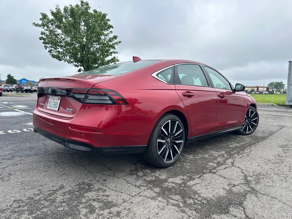 Used 2025 Honda Accord Touring image 11