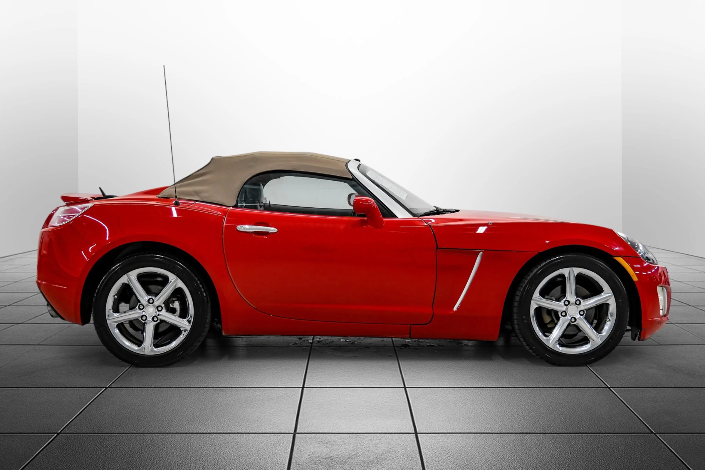 Used 2009 Saturn Sky Red Line RWD image 10