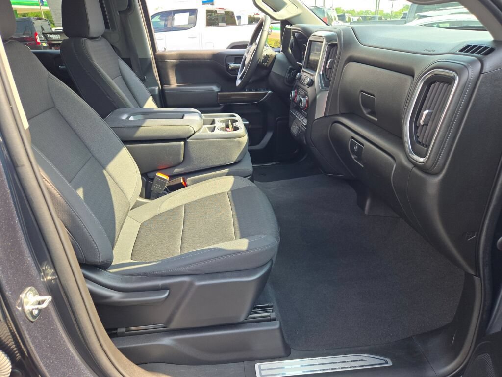 Used 2022 Chevrolet Silverado 1500 LT AWD/4WD image 7