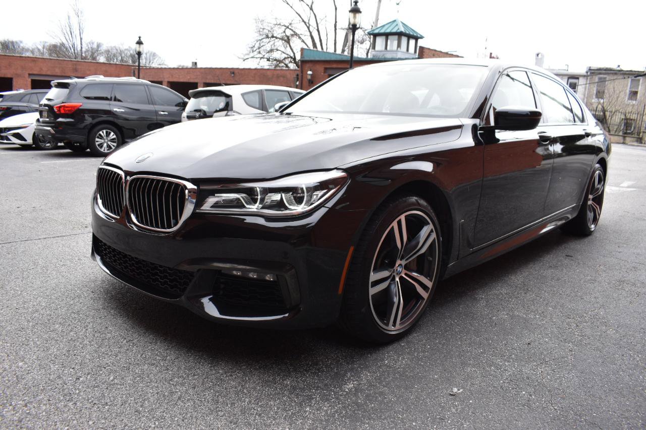 Used 2019 BMW 750i w/ Executive Package image 8