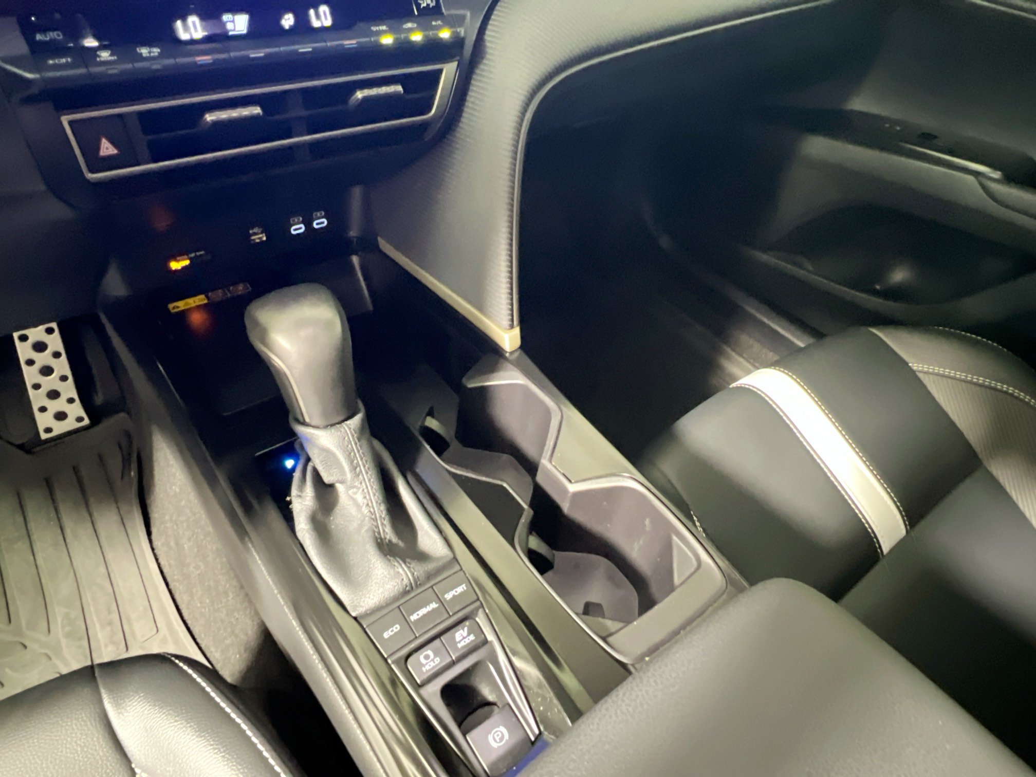 Used 2025 Toyota Camry SE FWD image 25