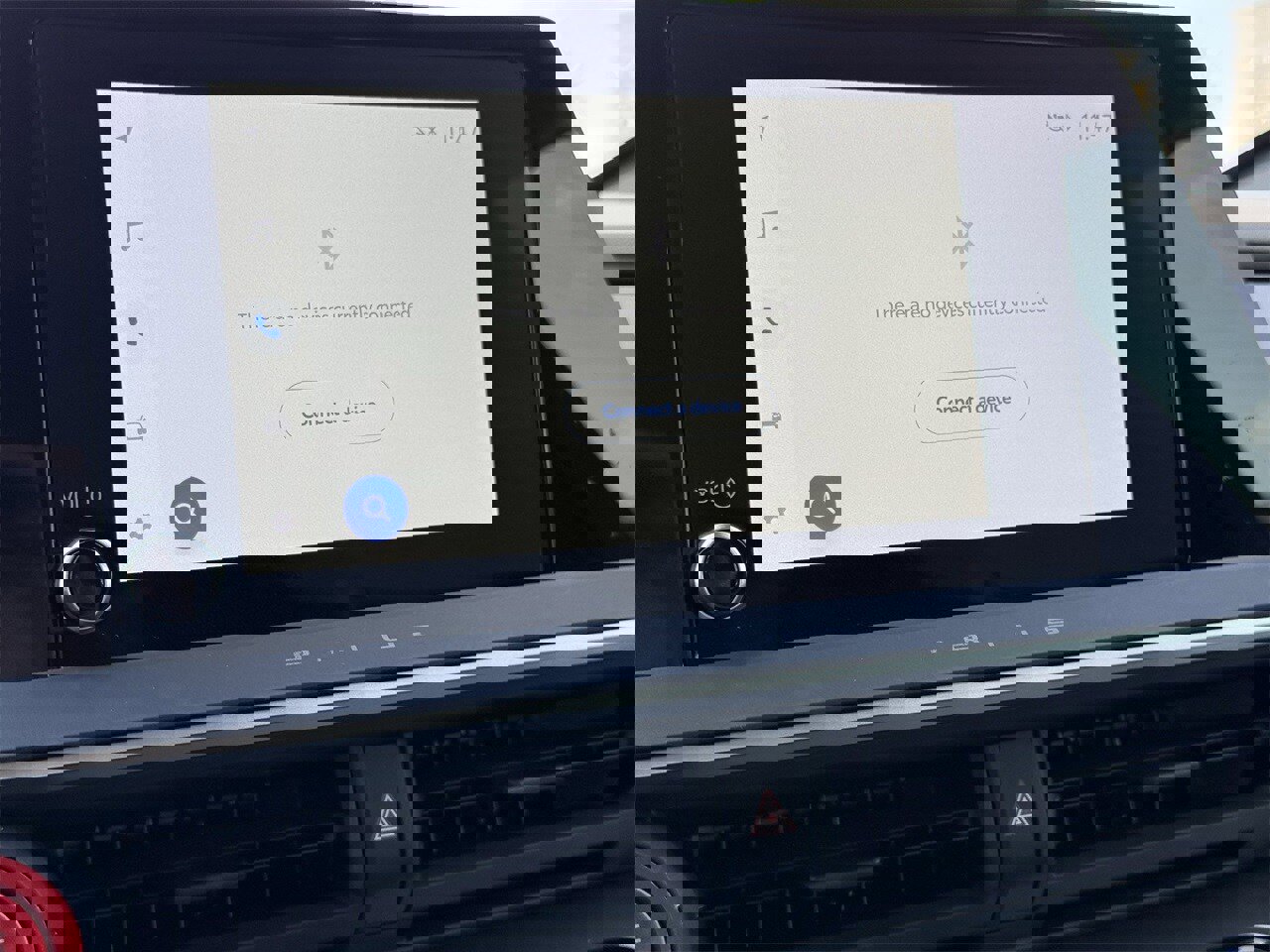 Used 2024 Toyota Prius LE image 18