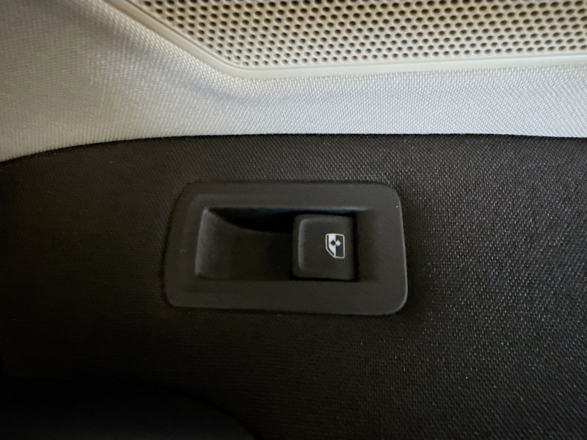 Used 2020 Volkswagen Tiguan S image 30