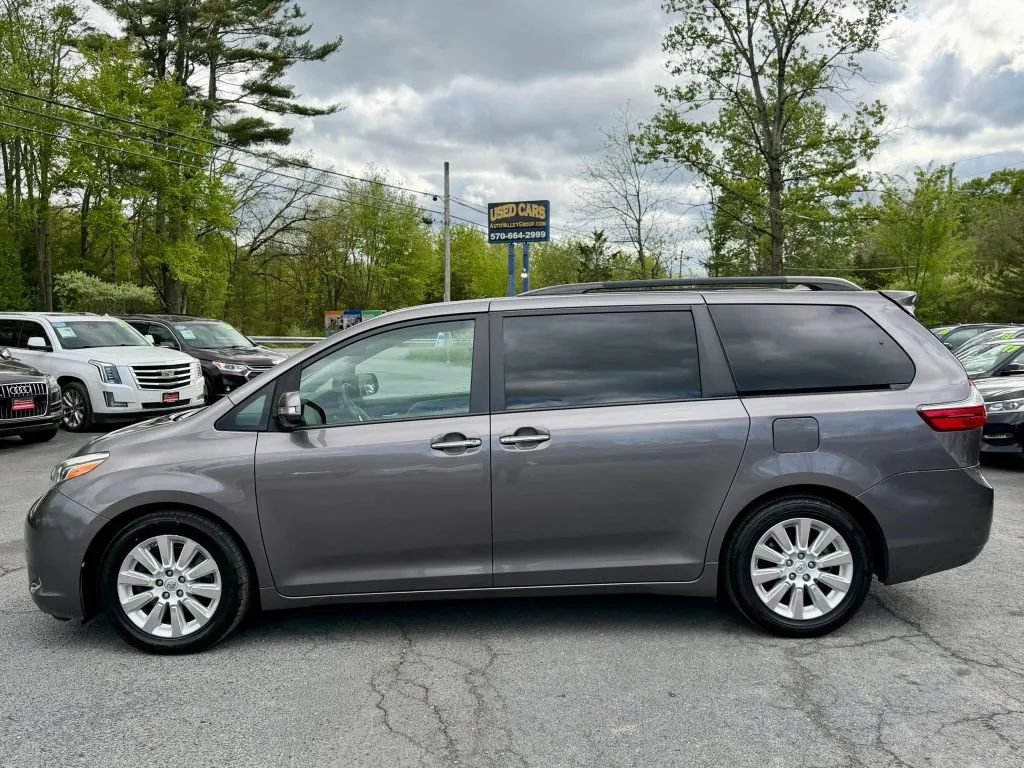 Used 2015 Toyota Sienna Limited Premium FWD image 5