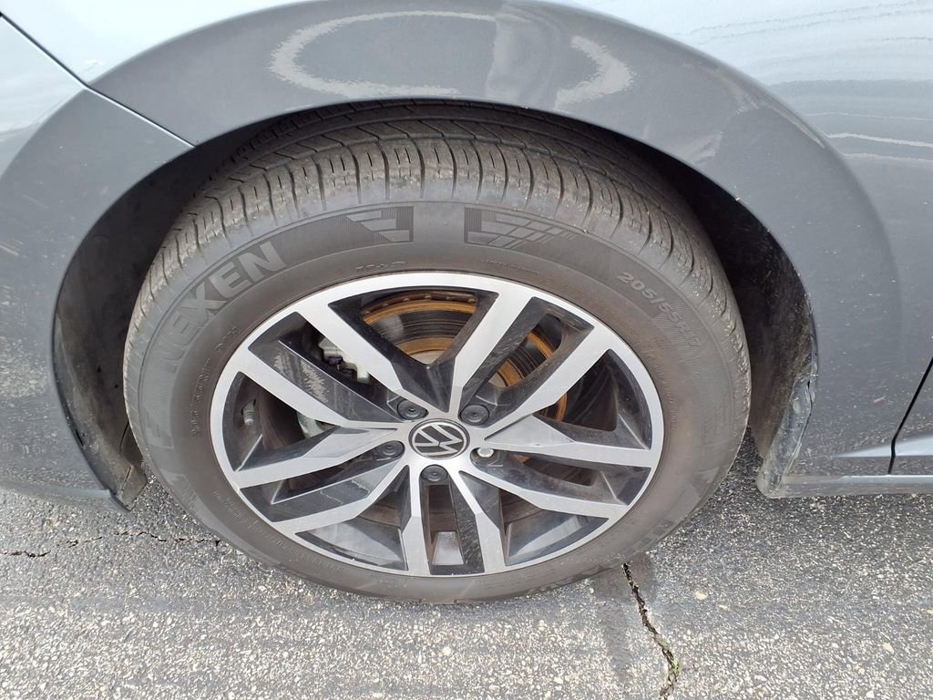 Used 2025 Volkswagen Jetta SE image 26