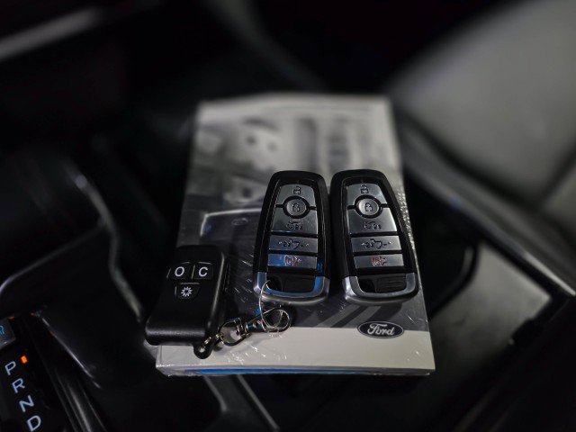 Used 2022 Ford F150 Lightning Lariat image 43