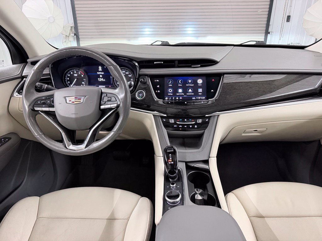 Used 2020 Cadillac XT6 Premium Luxury FWD image 32