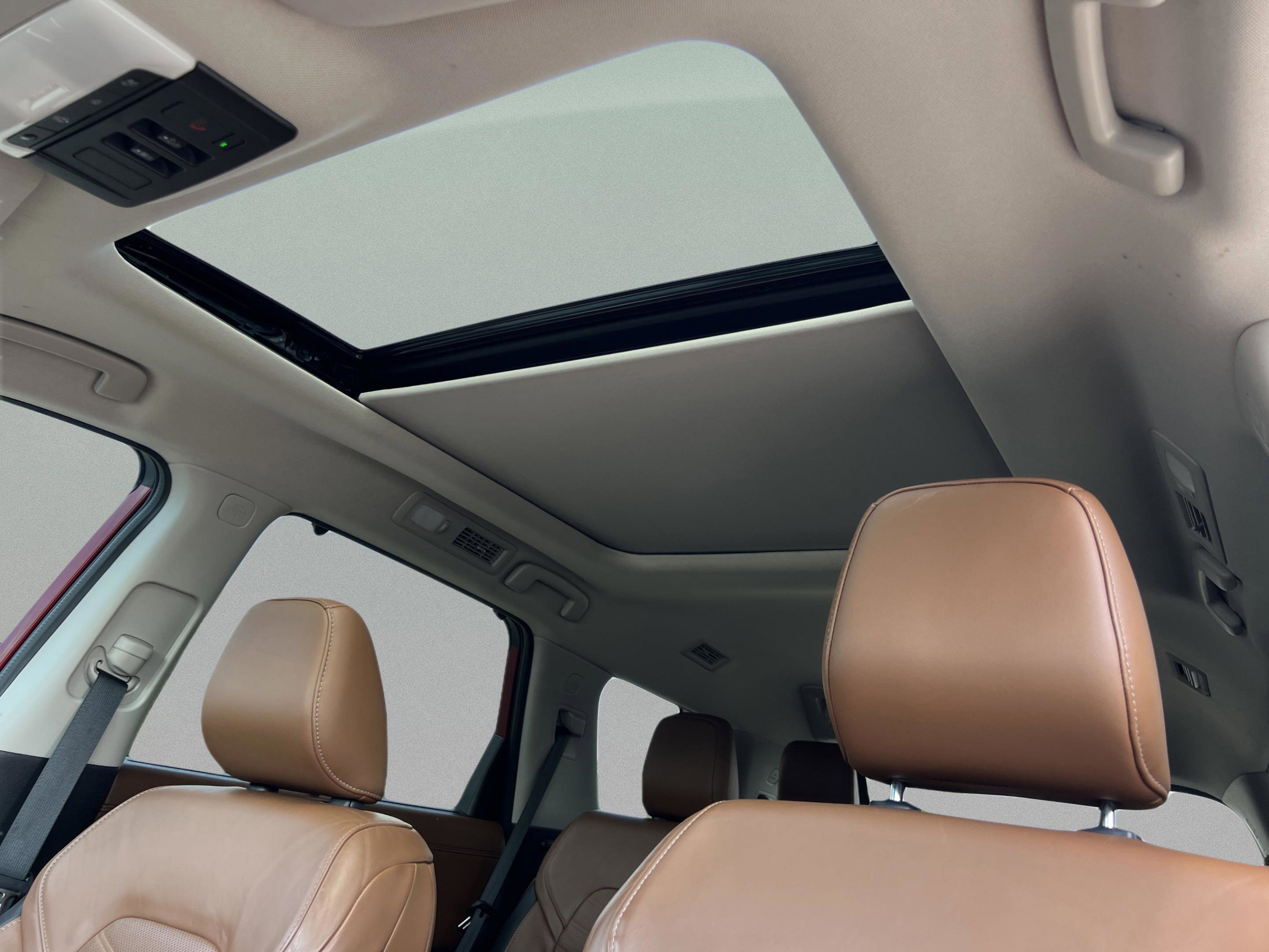 Used 2022 Nissan Pathfinder Platinum w/ Cargo Package FWD image 28