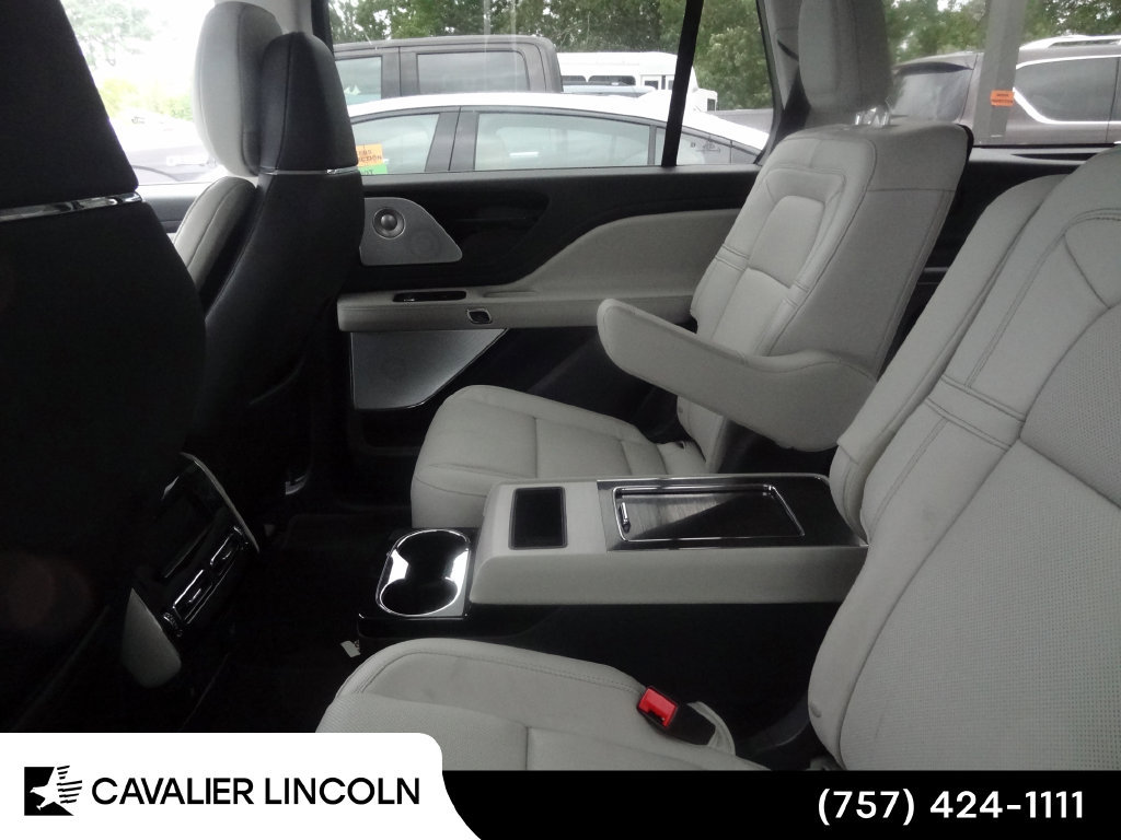 Used 2025 Lincoln Aviator Reserve w/ Equipment Group 201A AWD/4WD image 7