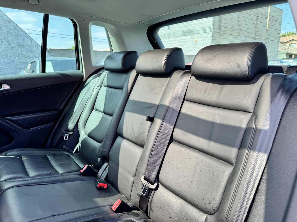 Used 2011 Volkswagen Tiguan SEL FWD image 31