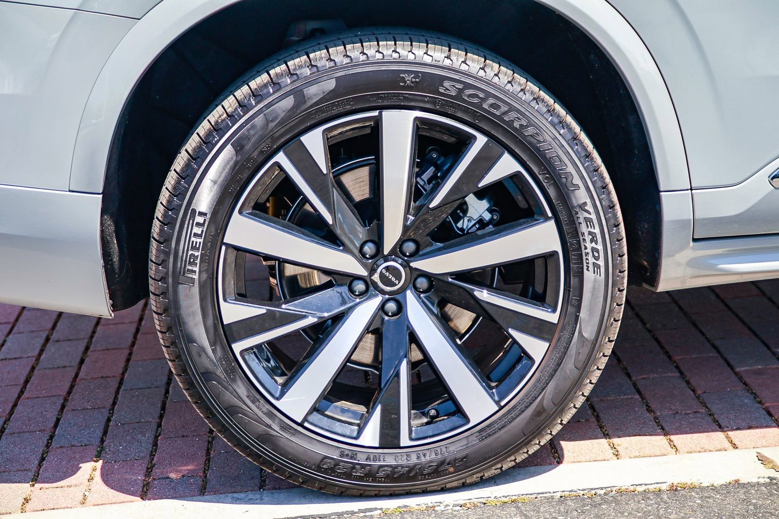 Used 2026 Volvo XC90 B5 Core image 9