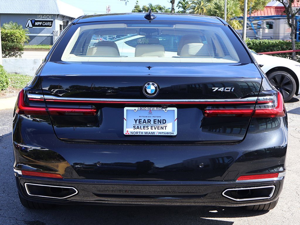 Used 2020 BMW 740i image 13