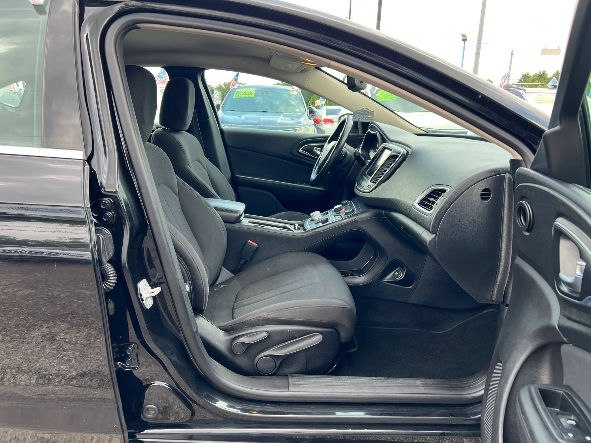 Used 2016 Chrysler 200 Limited w/ Convenience Group FWD image 12
