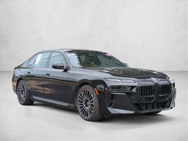 Used 2025 BMW 750e xDrive AWD/4WD image 3