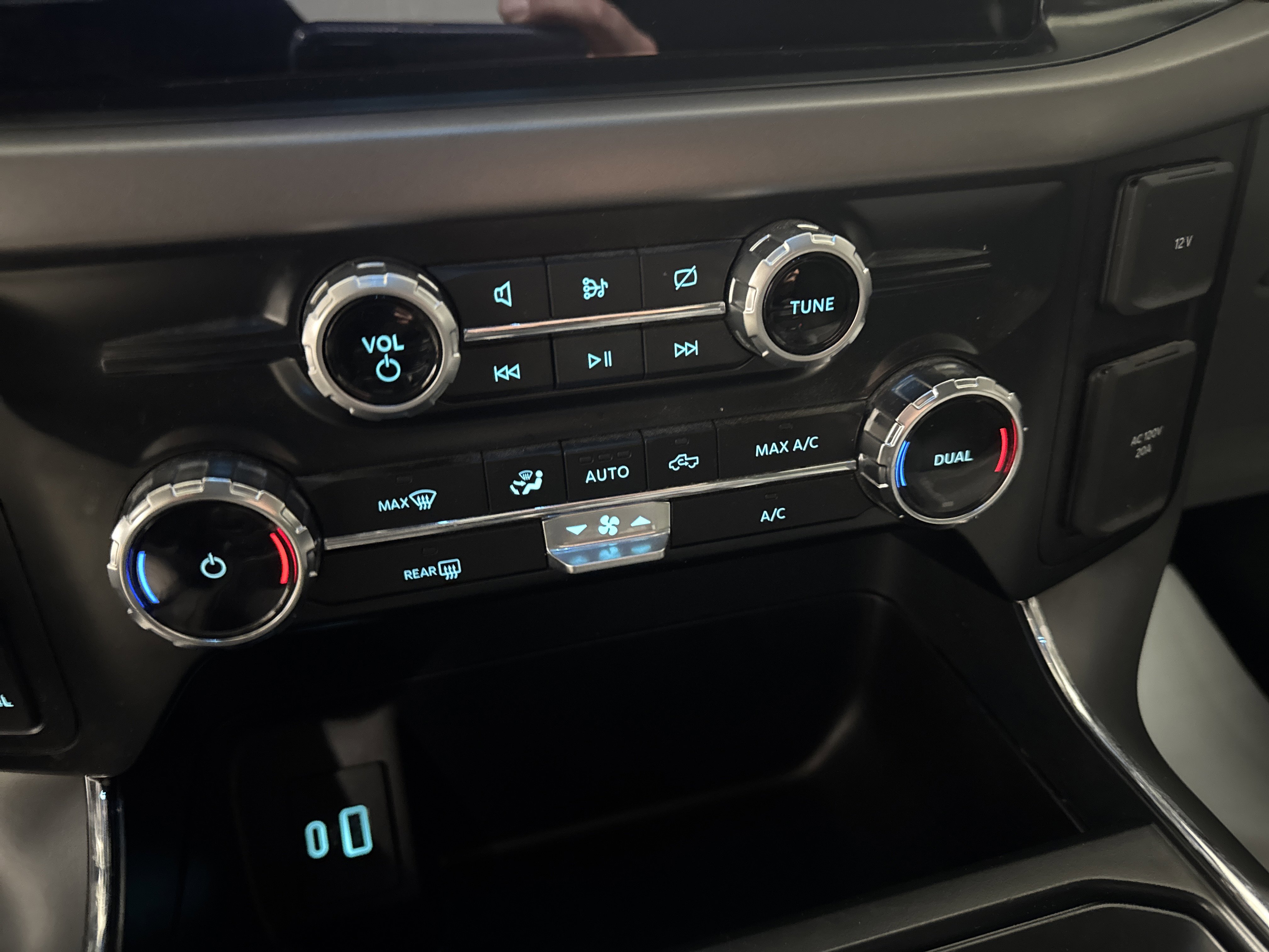 Used 2024 Ford F150 XLT w/ Mobile Office Package image 19