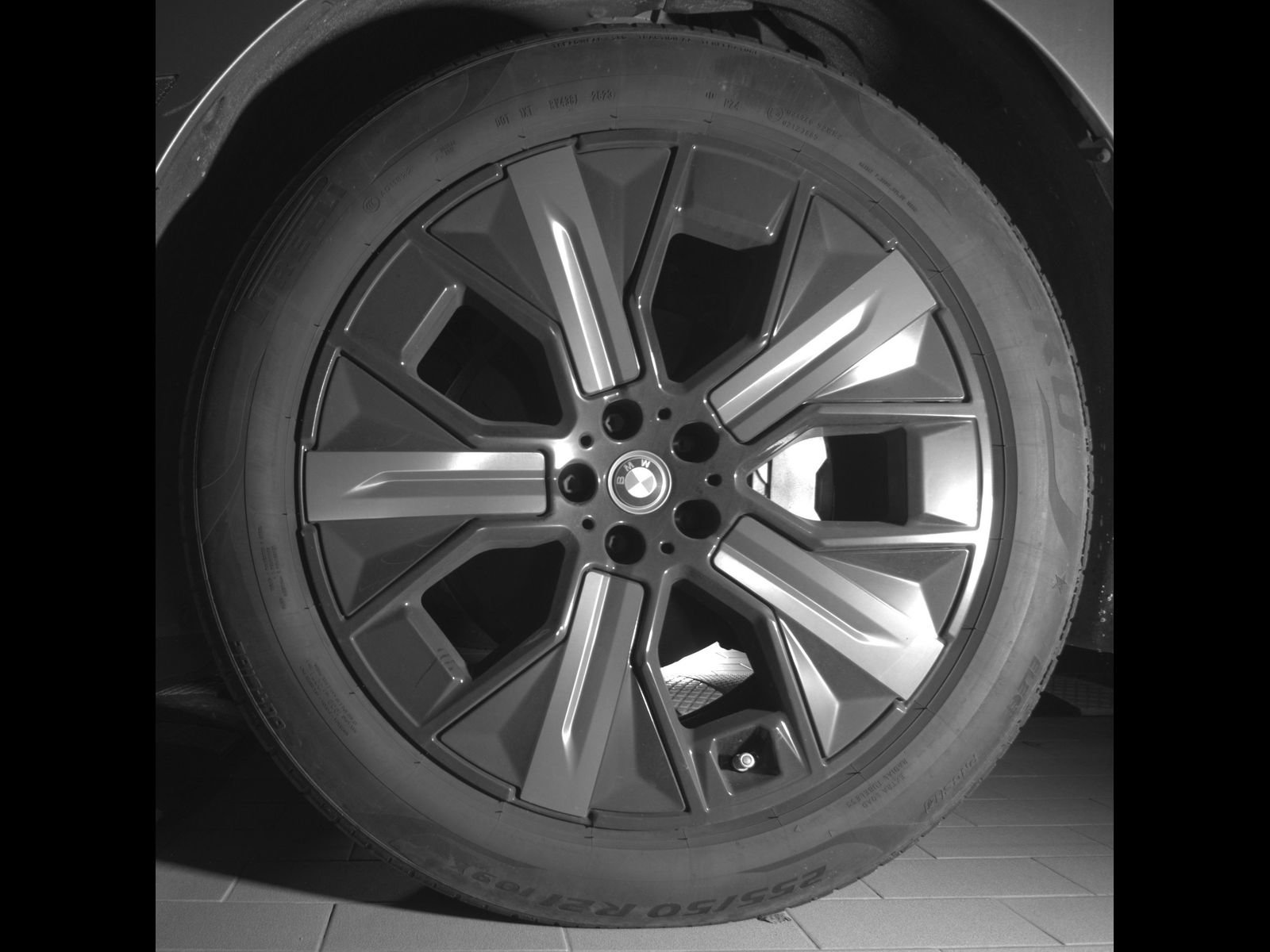 Used 2024 BMW iX xDrive50 w/ Premium Package AWD/4WD image 20