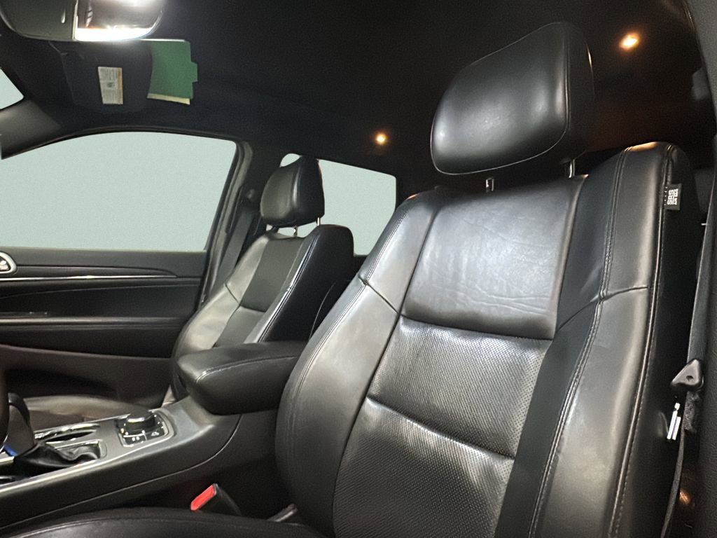 Used 2020 Jeep Grand Cherokee Limited w/ Luxury Group II image 9