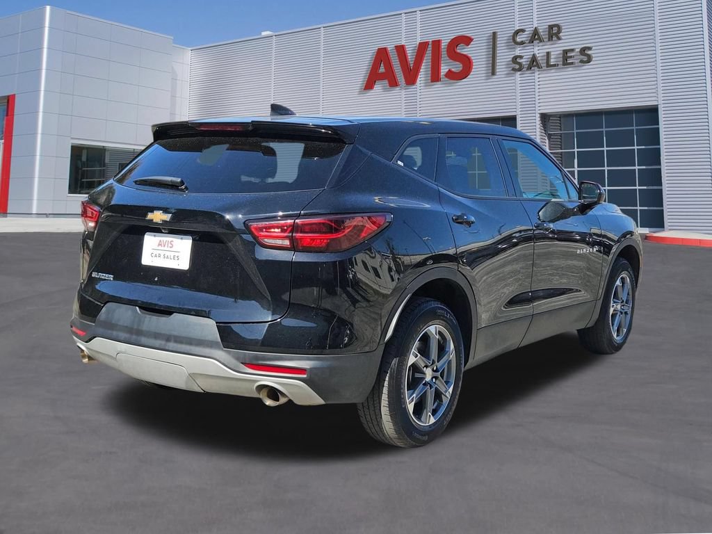 Used 2025 Chevrolet Blazer LT FWD image 6