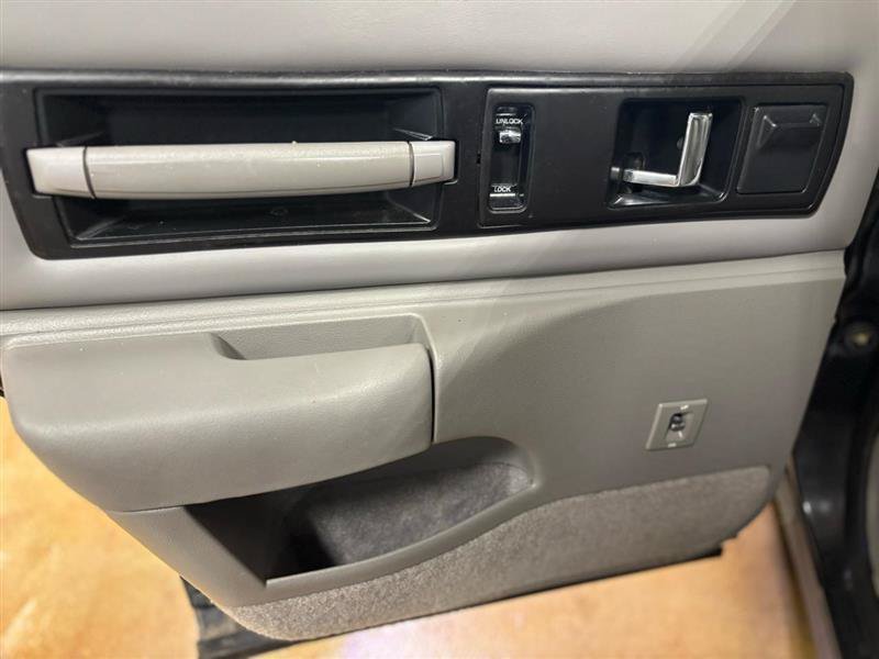 Used 1994 Chevrolet Caprice SS RWD image 18