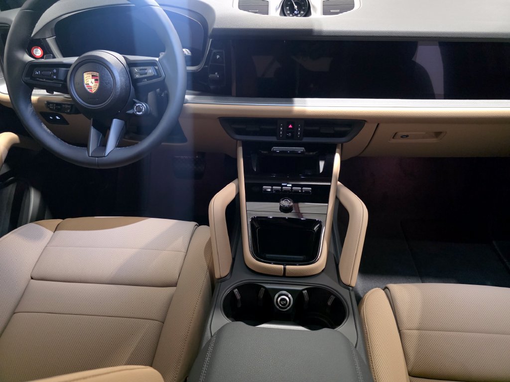 New 2026 Porsche Cayenne AWD/4WD image 14