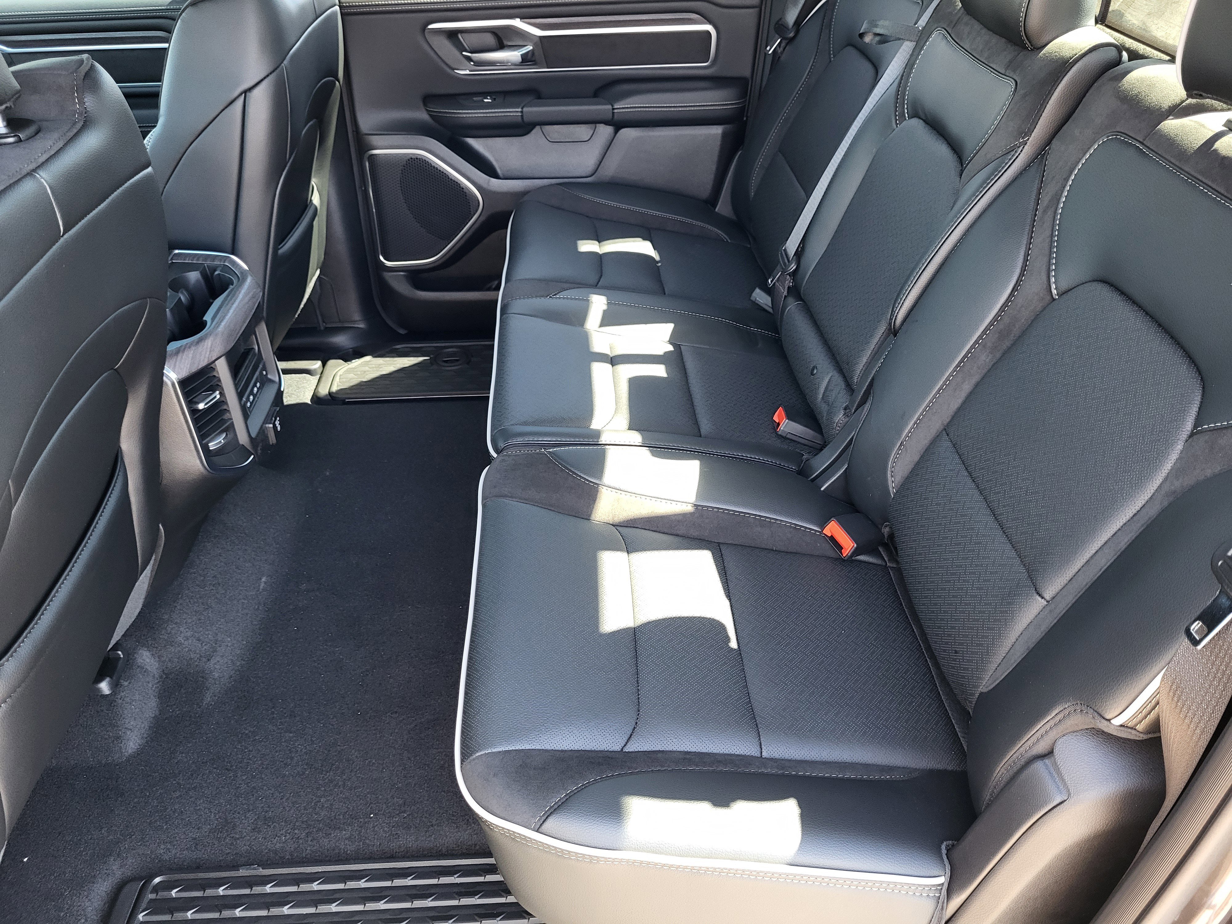New 2026 RAM 1500 Laramie w/ Sport Appearance Package AWD/4WD image 22