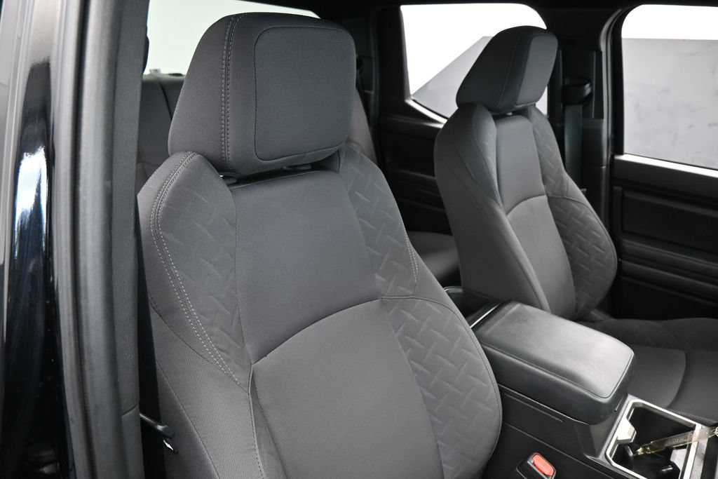 Used 2025 Toyota Tacoma SR5 RWD image 37