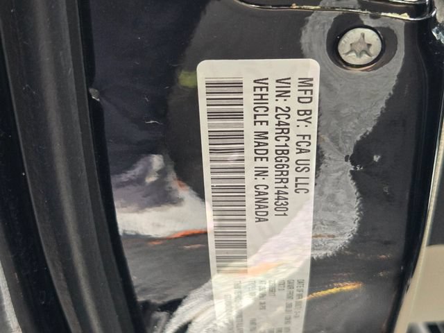 Used 2024 Chrysler Pacifica Touring-L FWD image 17