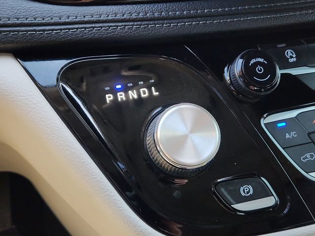 Used 2020 Chrysler Pacifica Limited image 47