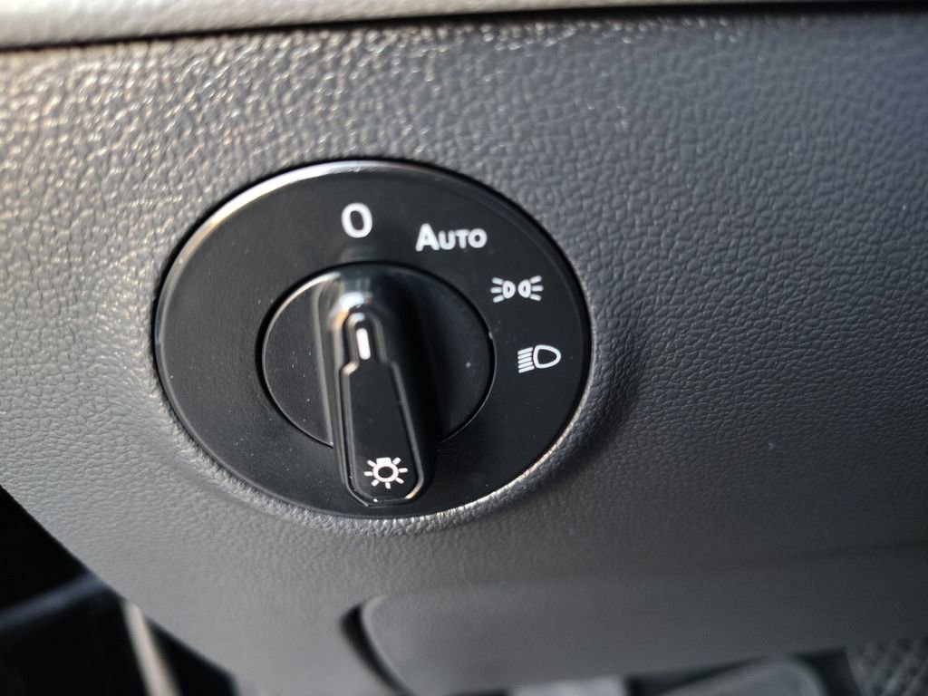 Used 2024 Volkswagen Taos S image 11