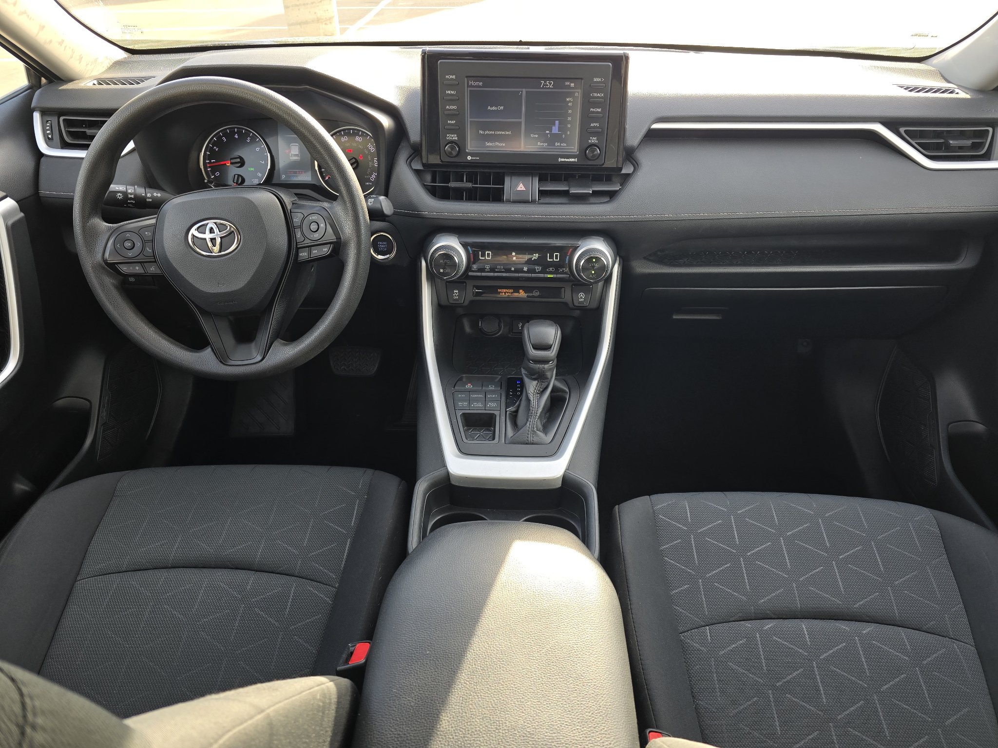 Used 2021 Toyota RAV4 XLE AWD/4WD image 24