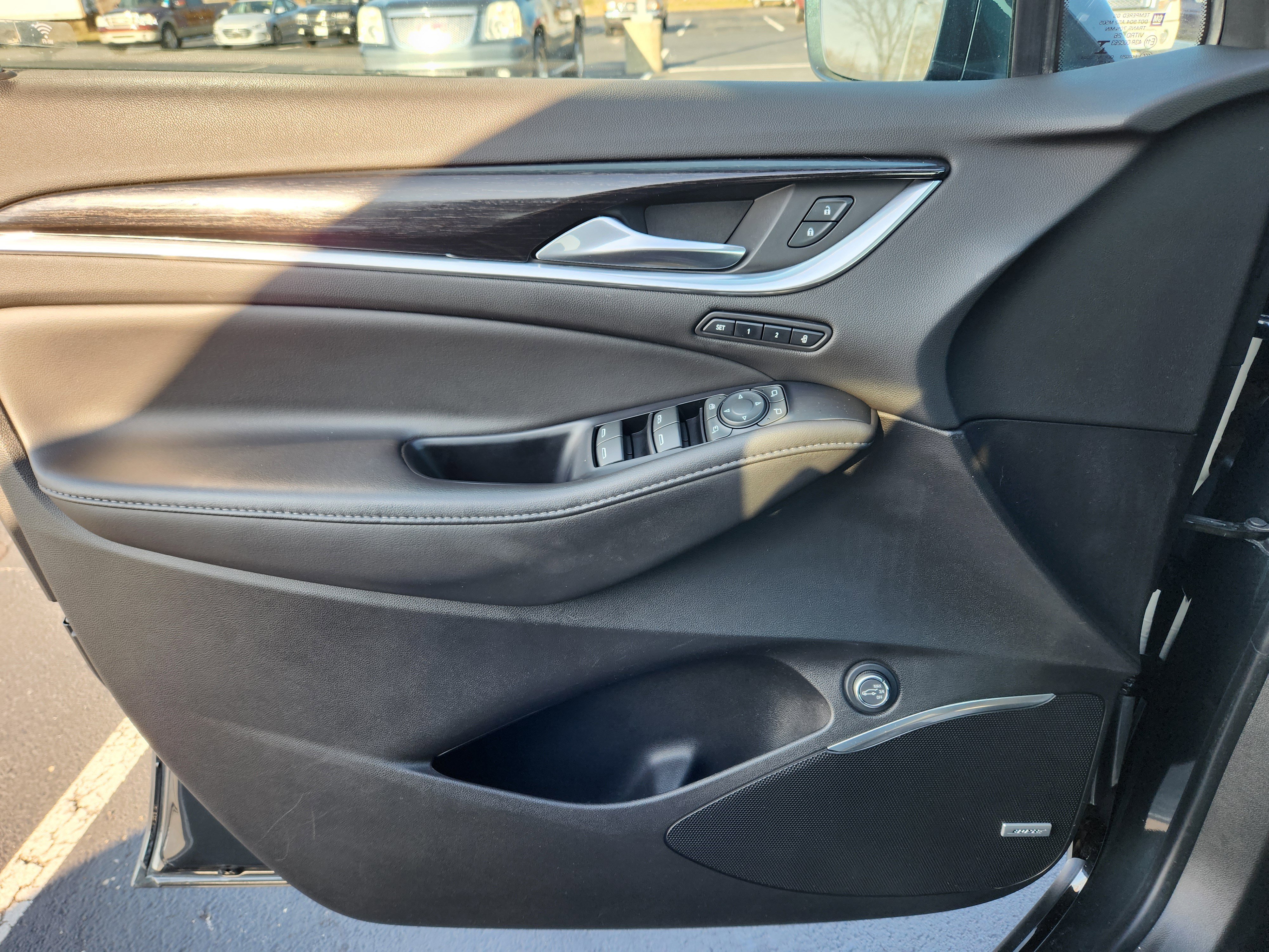 Used 2019 Buick Enclave Avenir w/ Avenir Technology Package FWD image 24