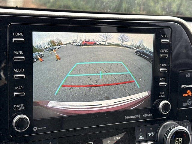 Used 2020 Toyota Highlander XLE image 21