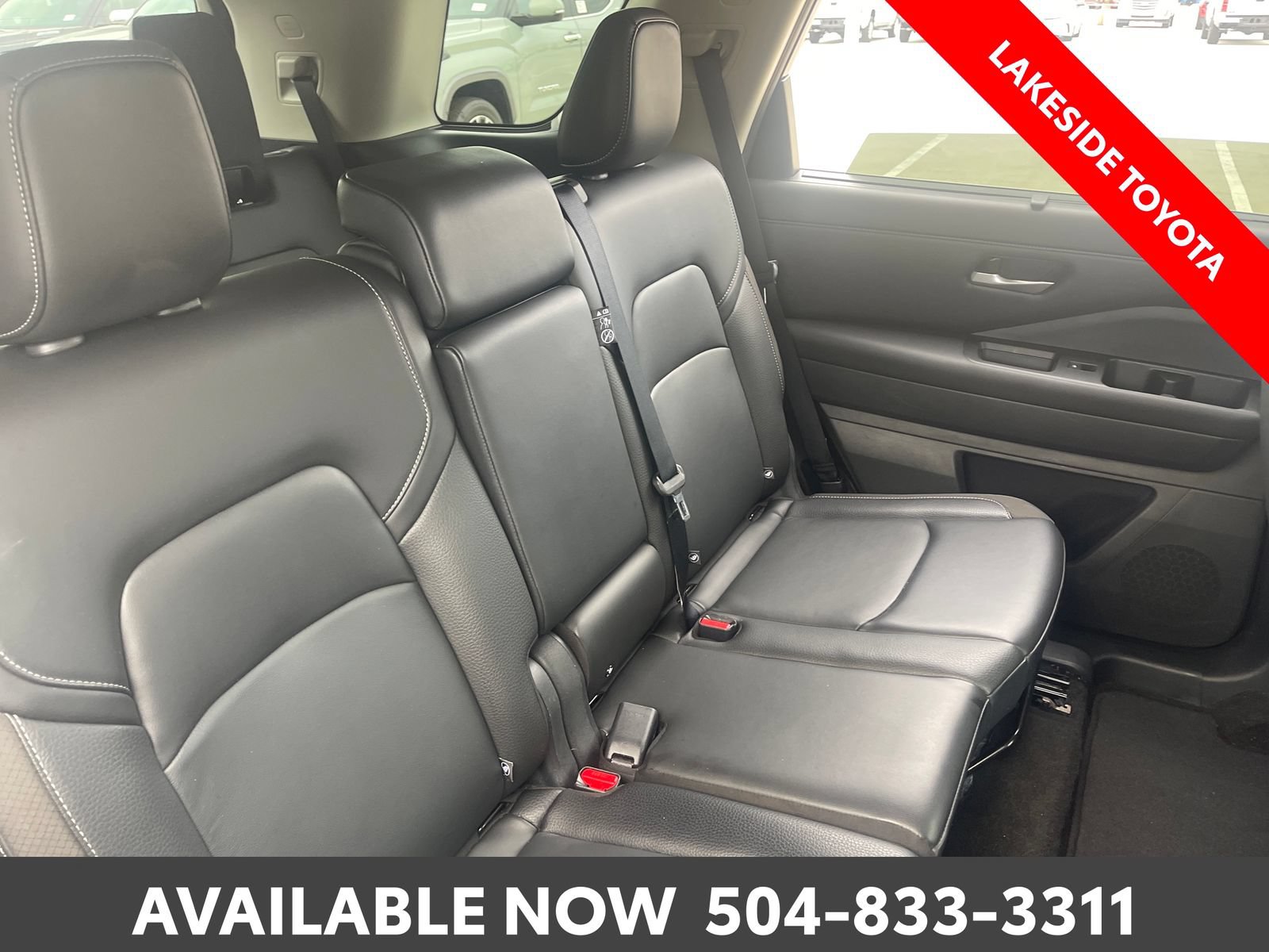 Used 2024 Nissan Pathfinder SL FWD image 18