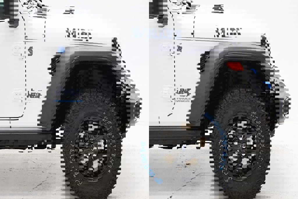 Used 2024 Jeep Wrangler Unlimited image 4