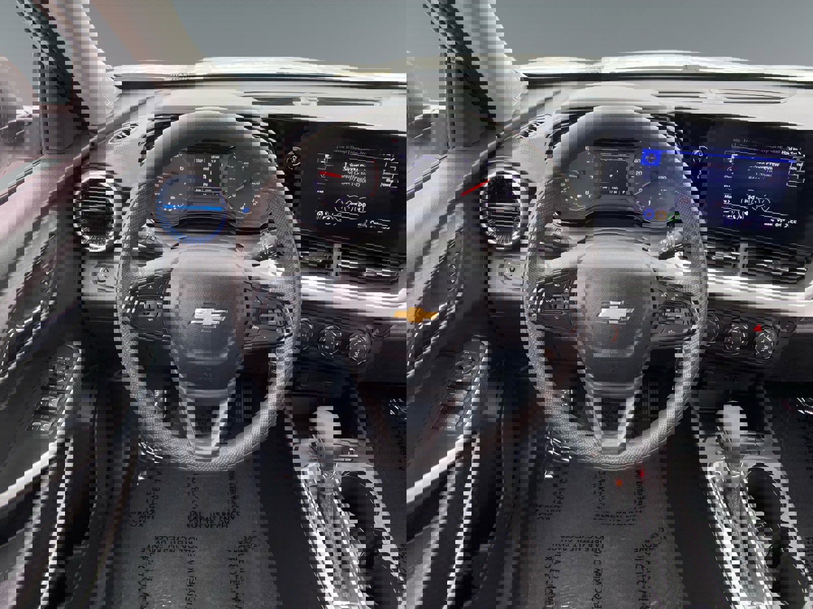 Used 2025 Chevrolet Trax LS image 12