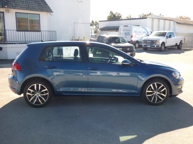 Used 2017 Volkswagen Golf SE image 4