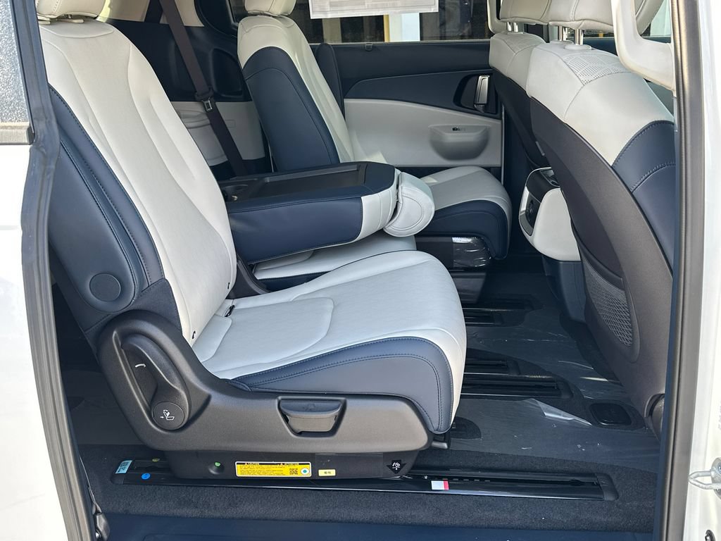New 2026 Kia Carnival EX FWD image 14