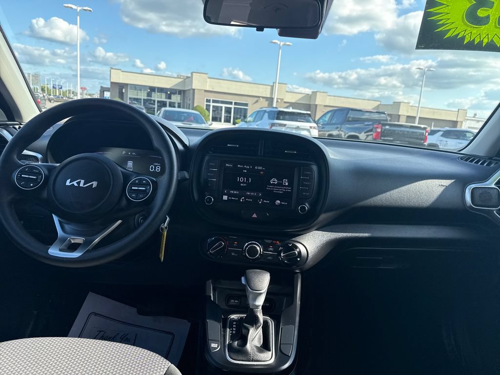 Used 2023 Kia Soul LX FWD image 22