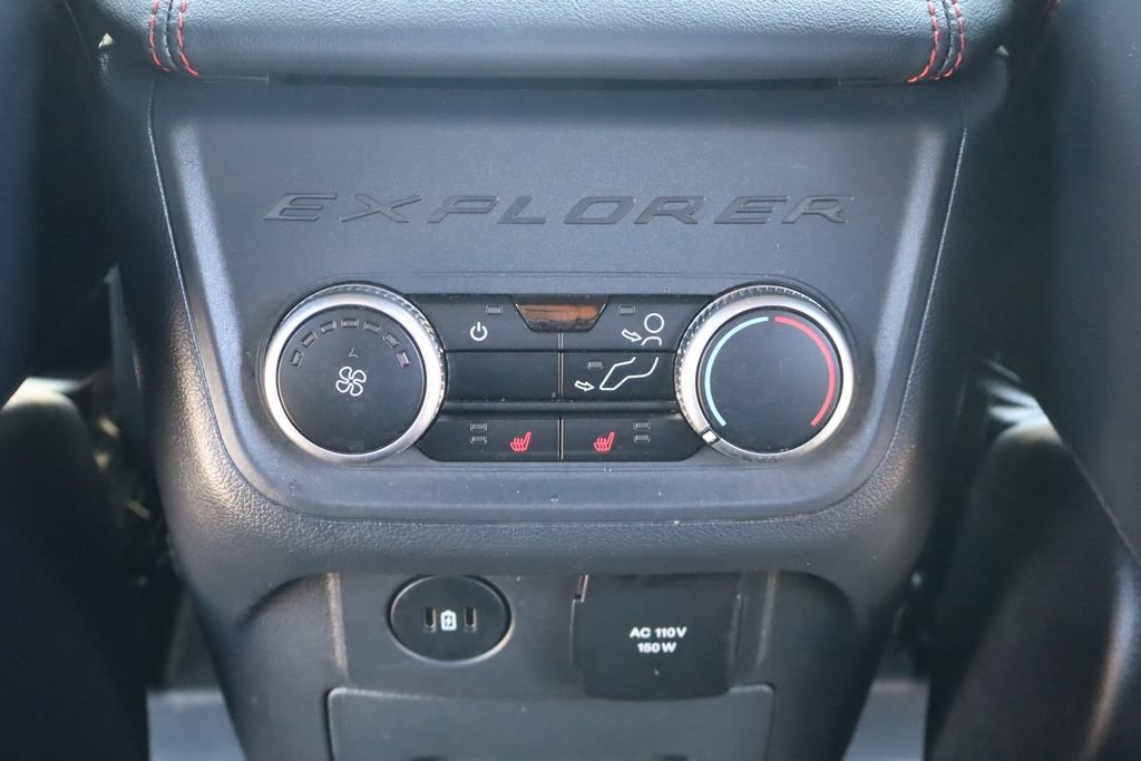 Used 2025 Ford Explorer ST-Line w/ Premium Package RWD image 32