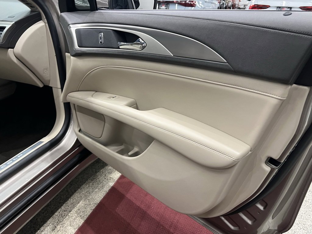 Used 2019 Lincoln MKZ Premiere image 30