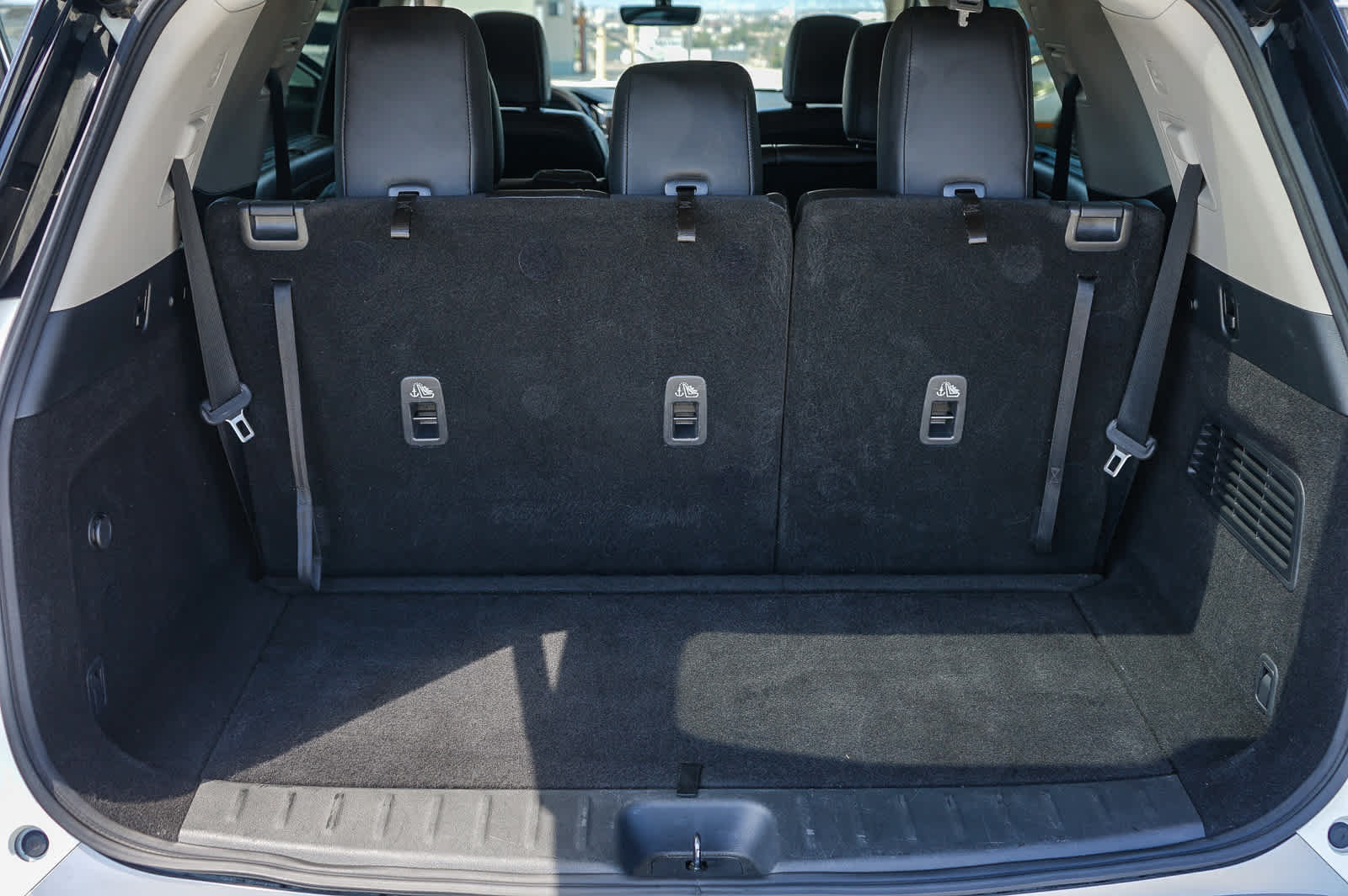 Used 2023 Nissan Pathfinder SL w/ Lighting Package (N92) FWD image 25