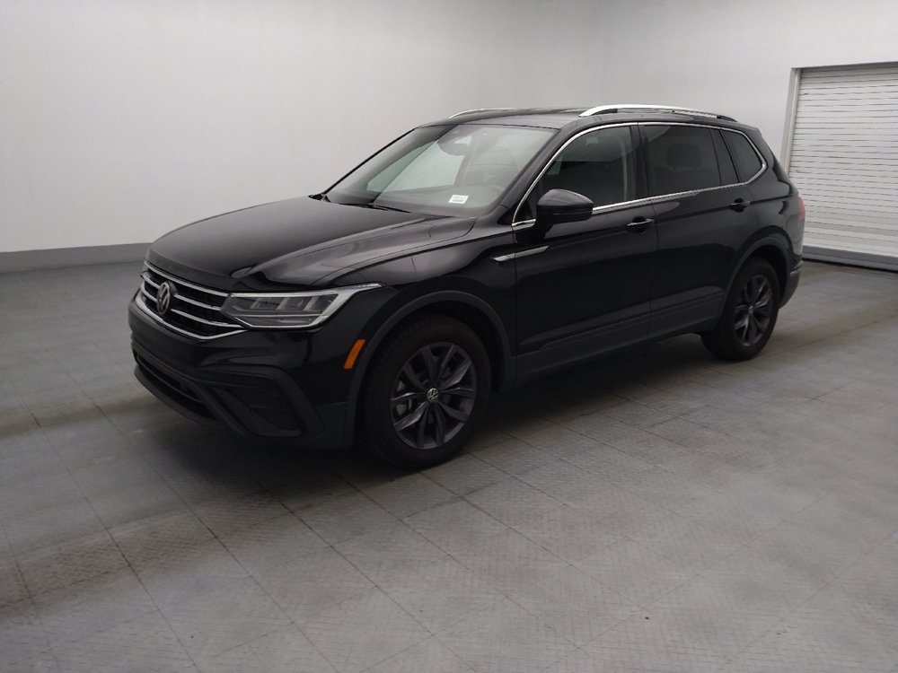 Used 2023 Volkswagen Tiguan SE FWD image 2
