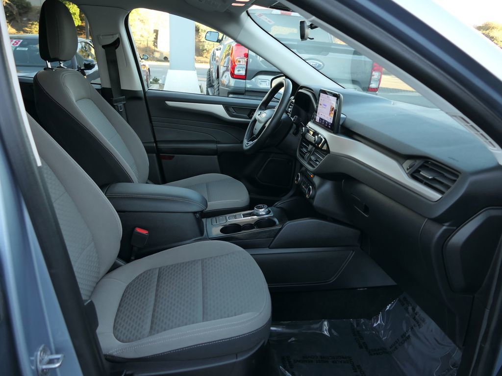 Used 2022 Ford Escape SE w/ SE Sport Appearance Package image 29