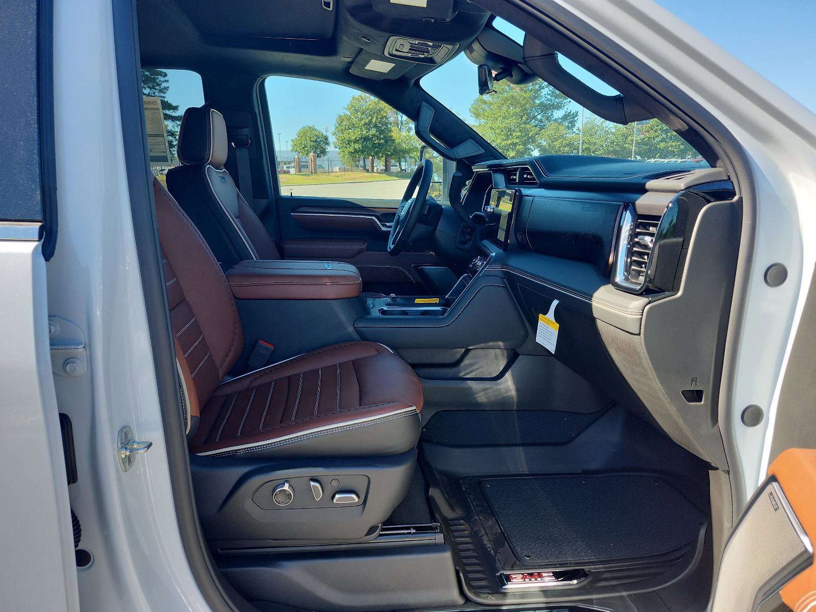 New 2026 GMC Sierra 2500 Denali Ultimate image 12