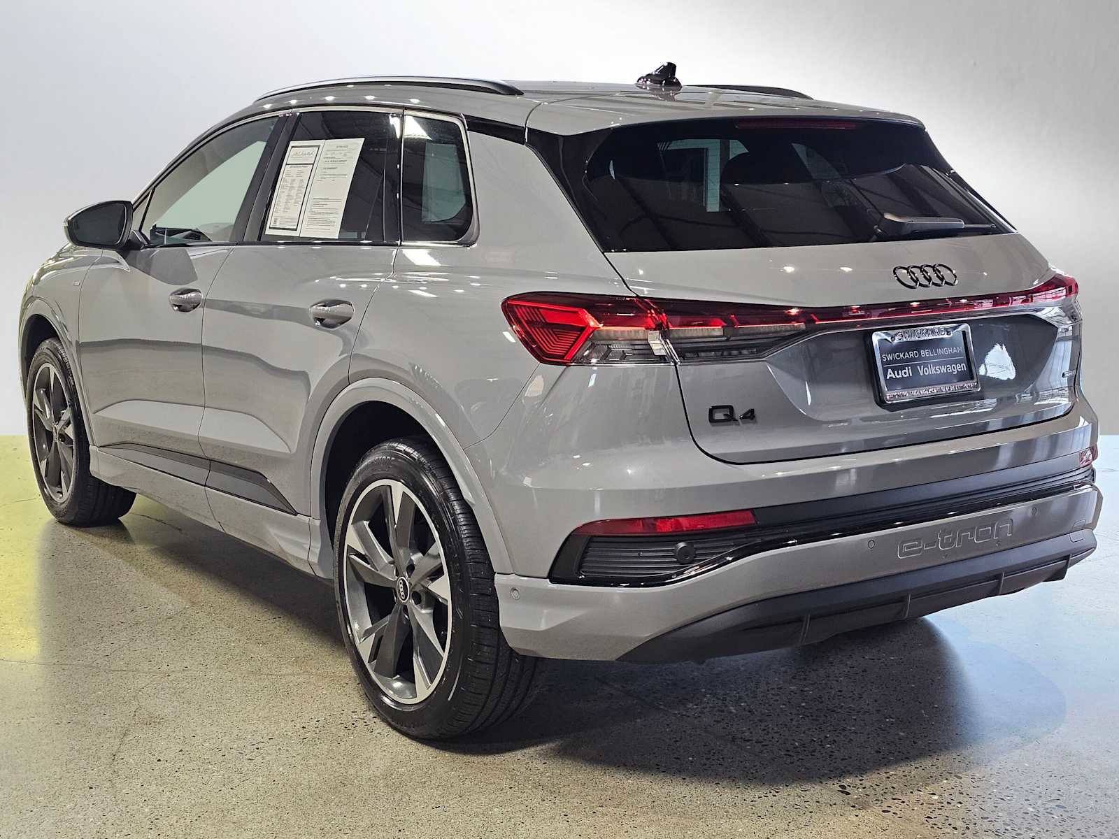 Used 2023 Audi Q4 e-tron Premium Plus image 5