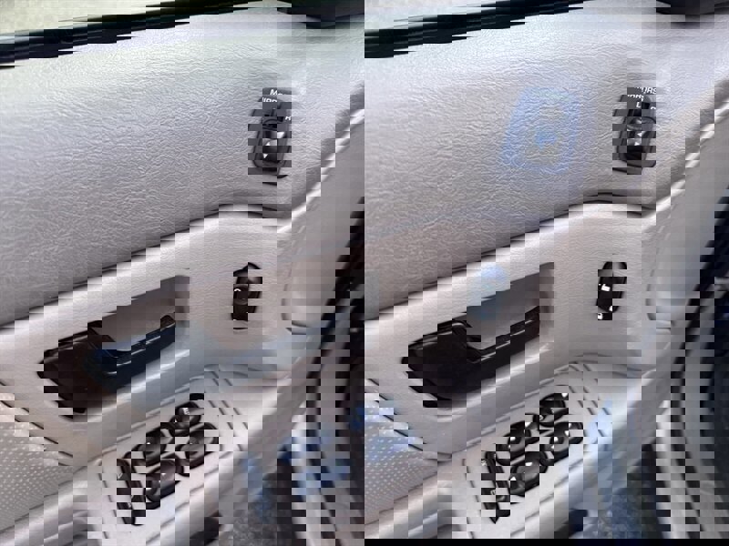 Used 2004 Ford Taurus SE image 16