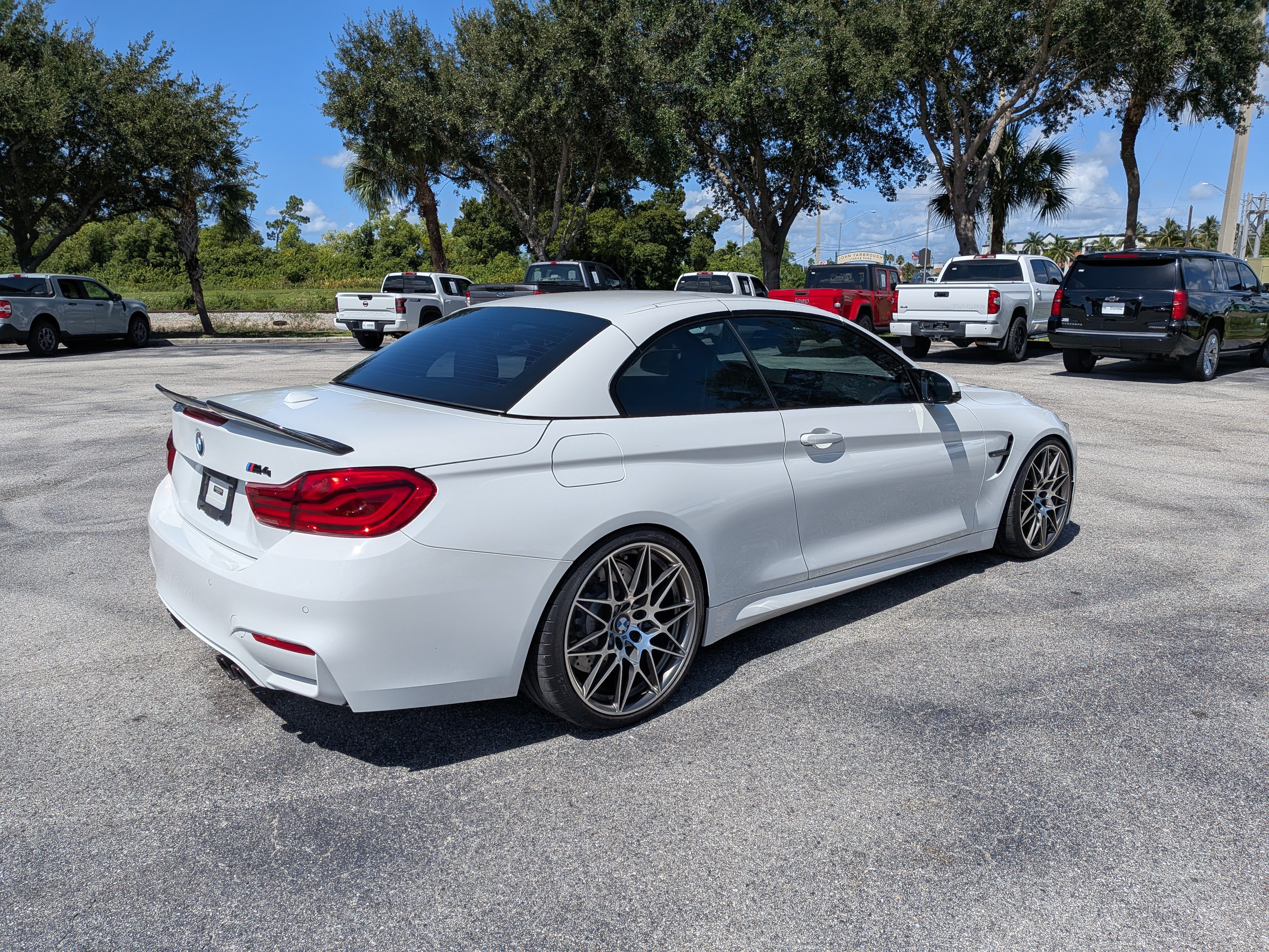 Used 2018 BMW M4 Convertible RWD image 4