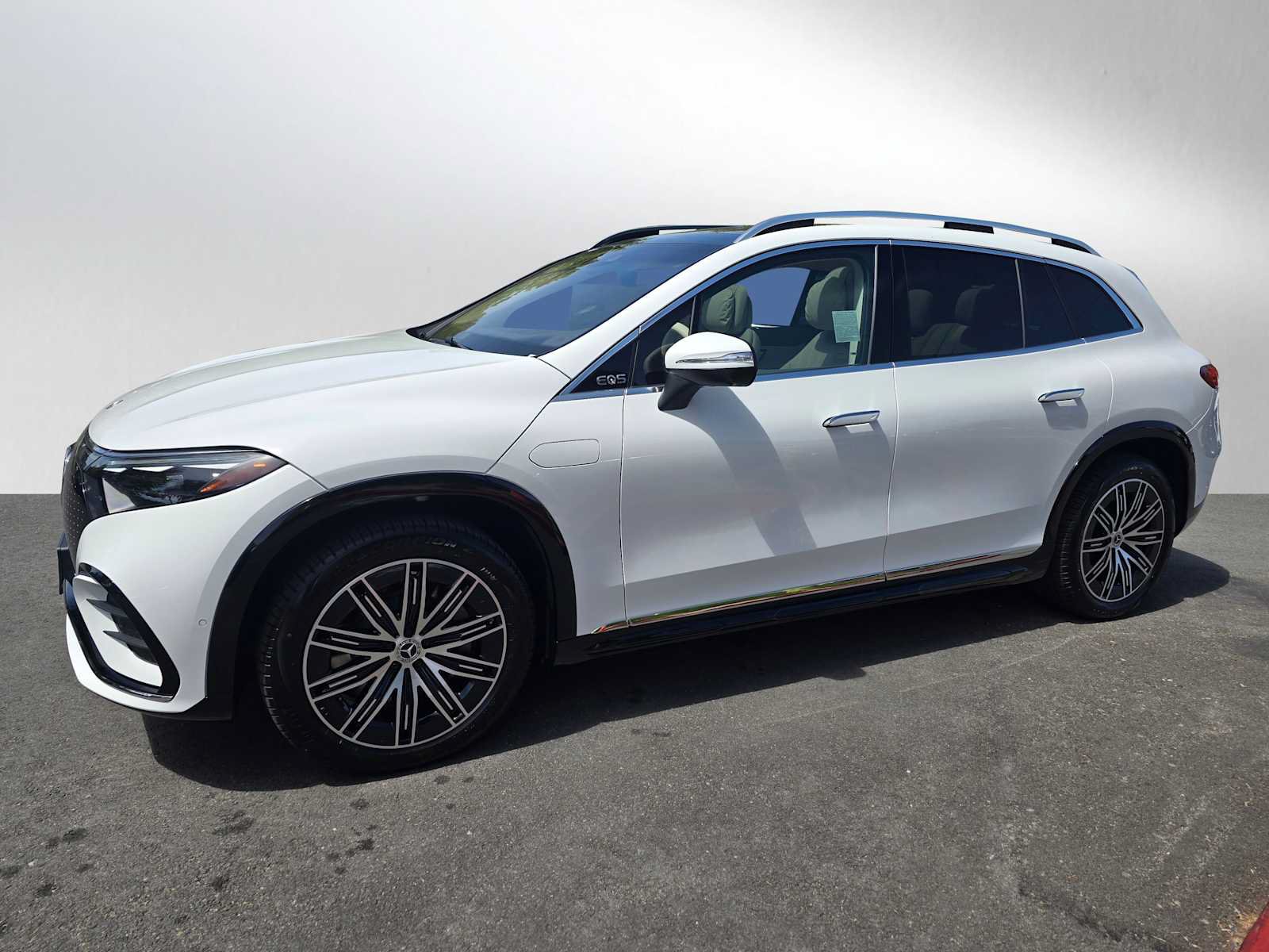 New 2026 Mercedes-Benz EQS 400 4MATIC SUV image 6
