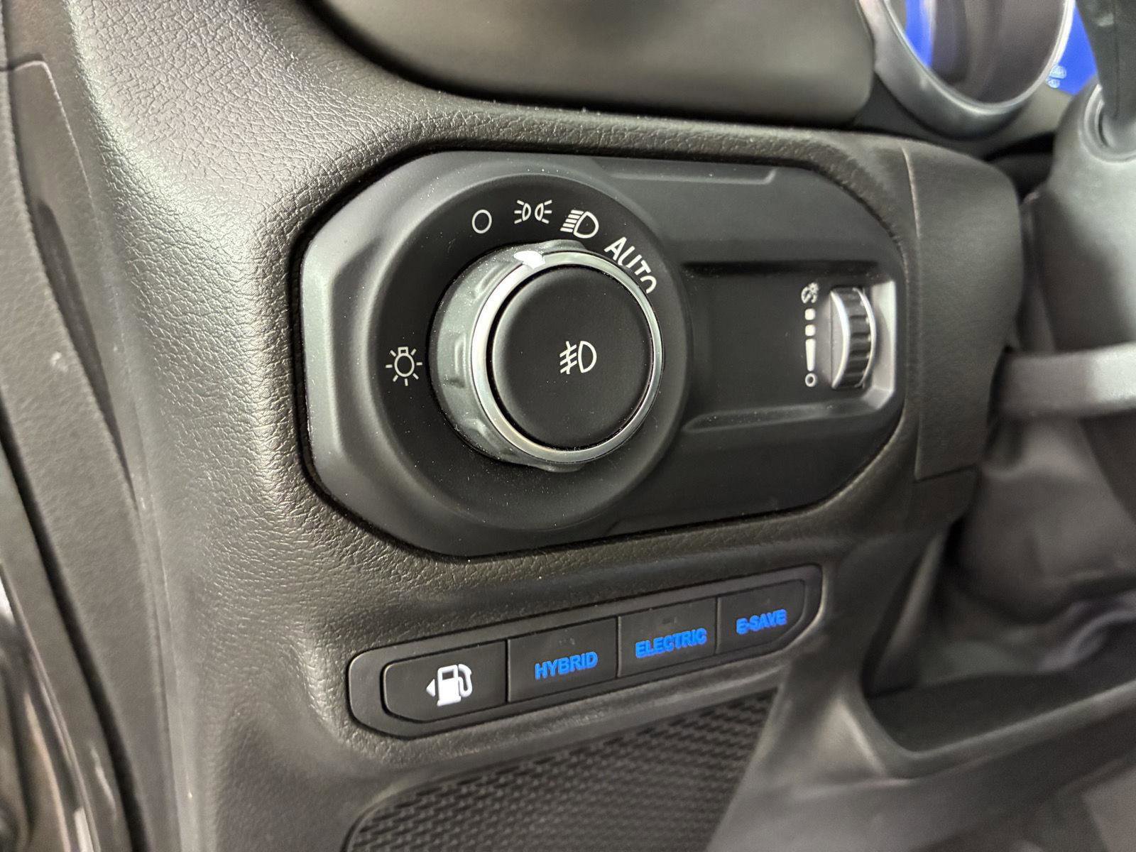 Used 2023 Jeep Wrangler Unlimited w/ Cold Weather Group AWD/4WD image 11