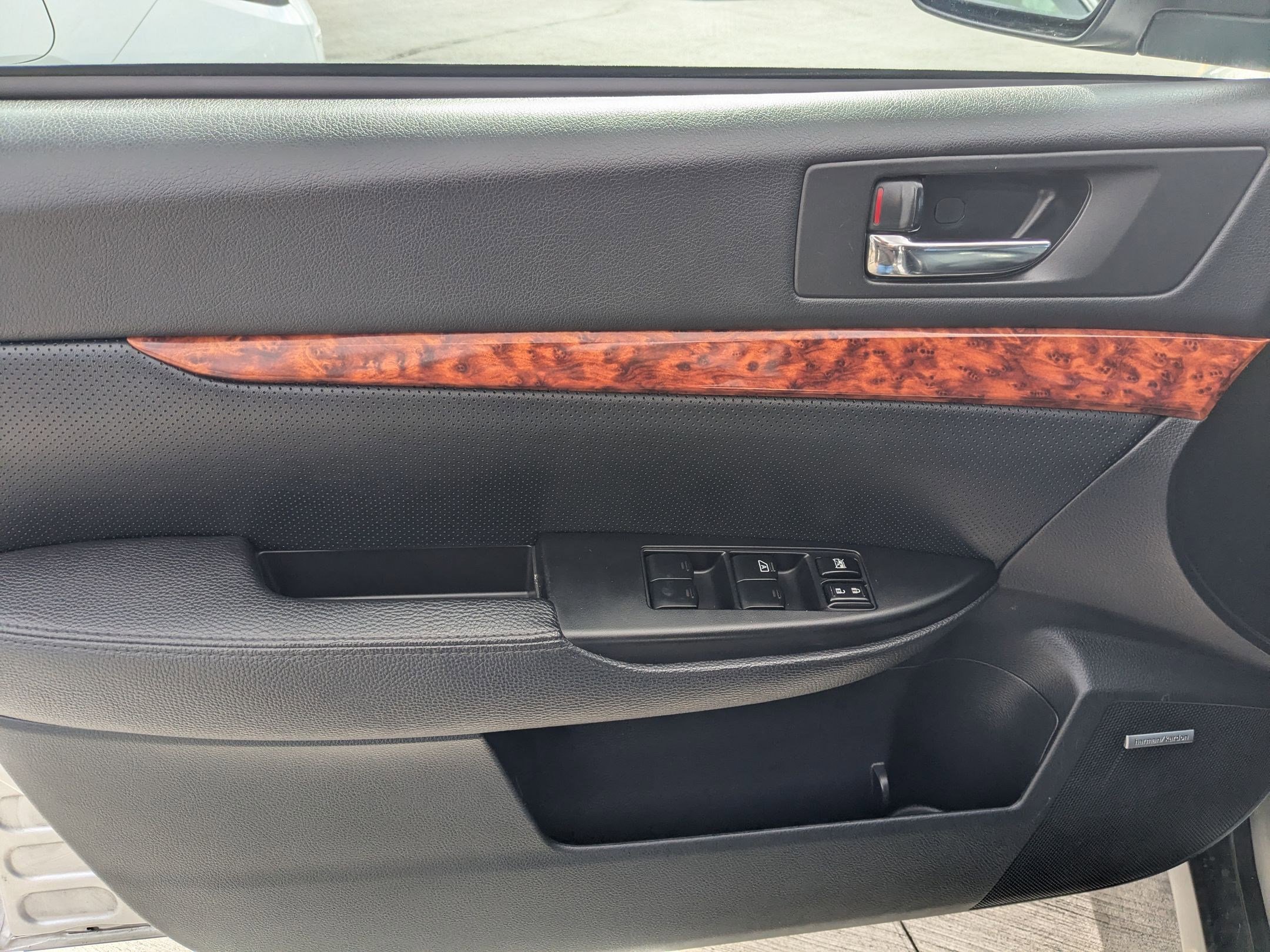 Used 2011 Subaru Outback 2.5i Limited w/ PWR Moonroof Pkg image 14